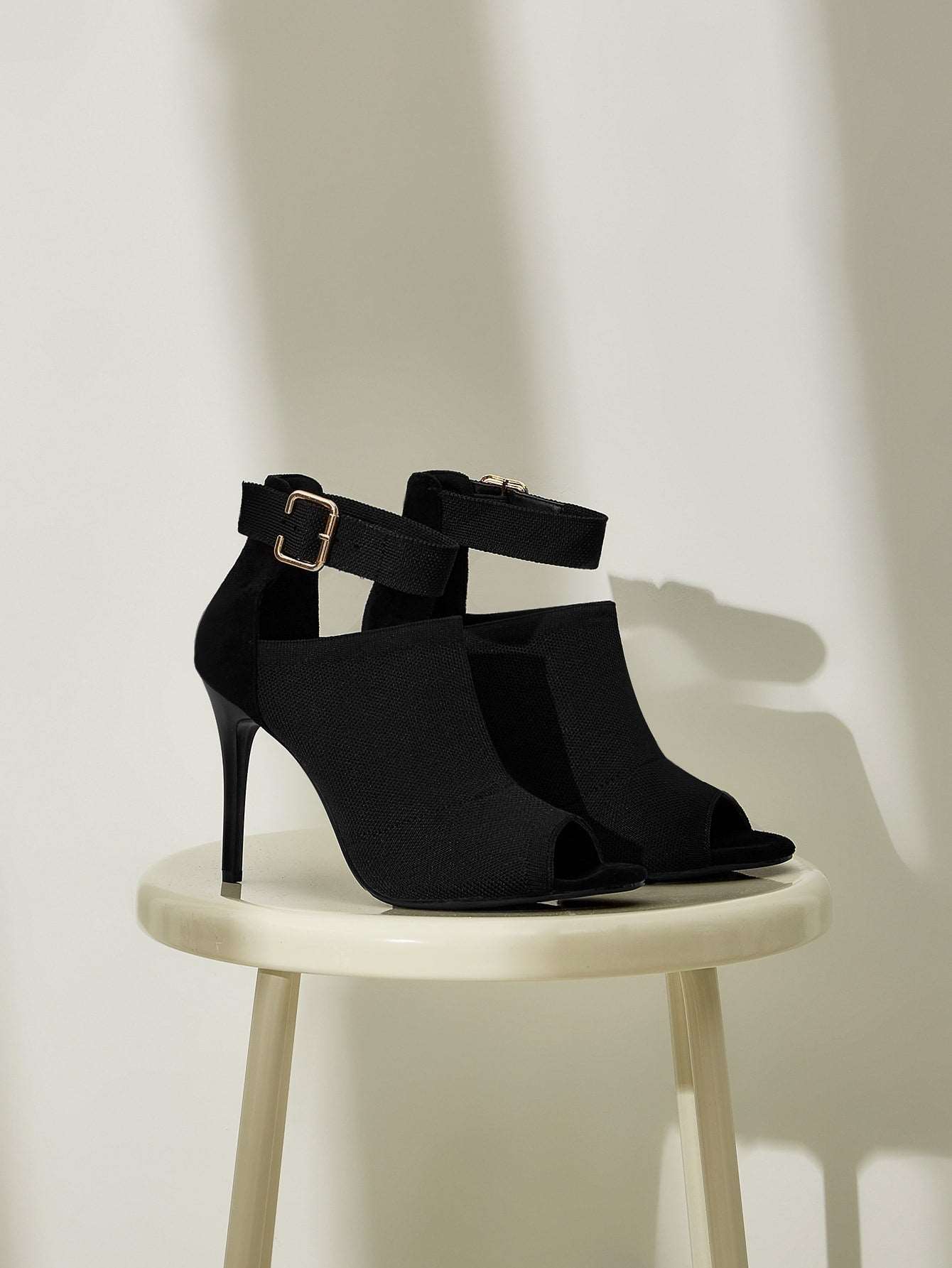 CUCCOO Basic Buckle Decor Stiletto Heeled Sandals Boots