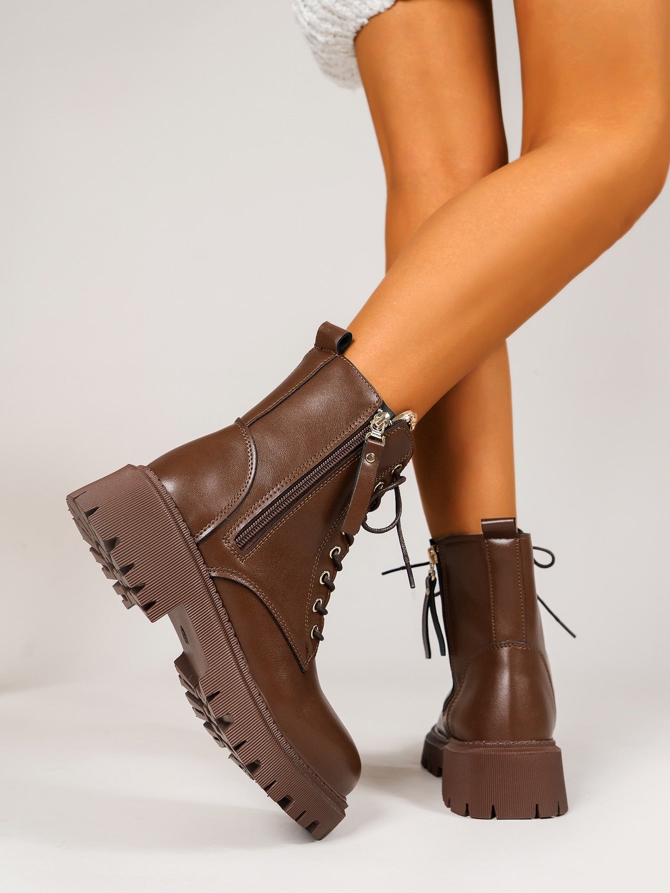 Women Lace-Up Front Minimalist Side Zipper Metal Decor Combat Boots