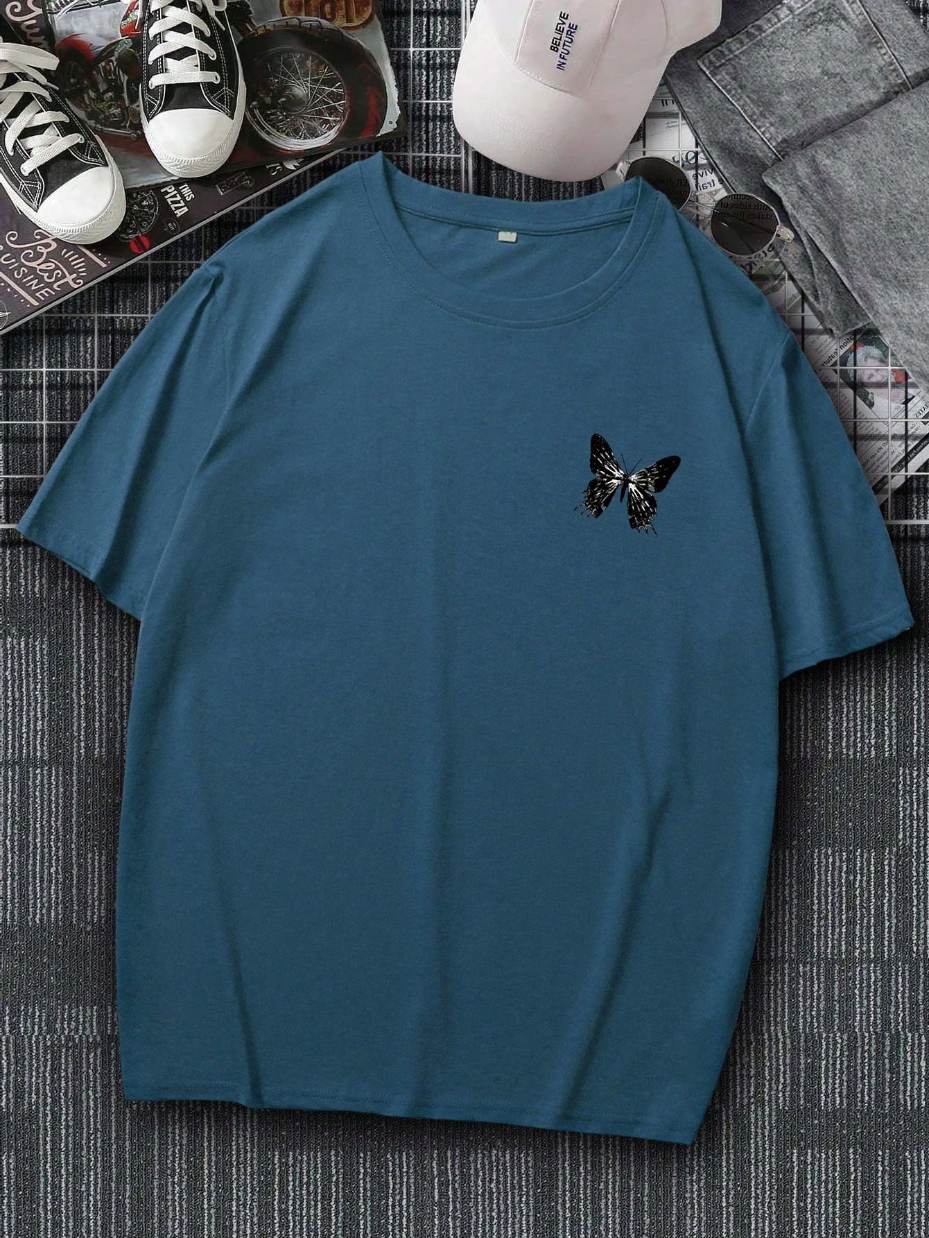 Manfinity EMRG Men Butterfly Slogan Graphic Tee