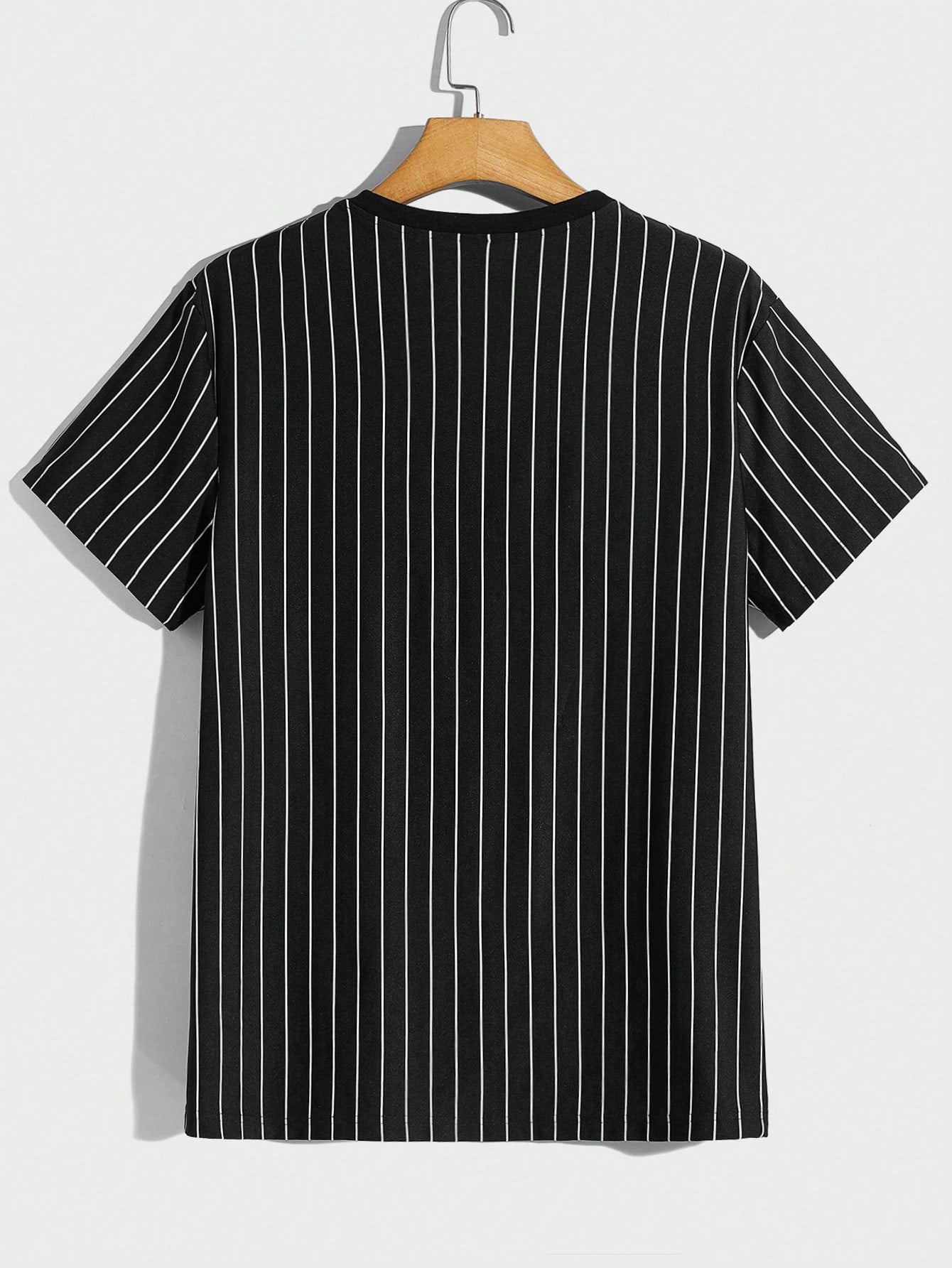 Manfinity Sporsity Men Striped Letter Graphic Tee