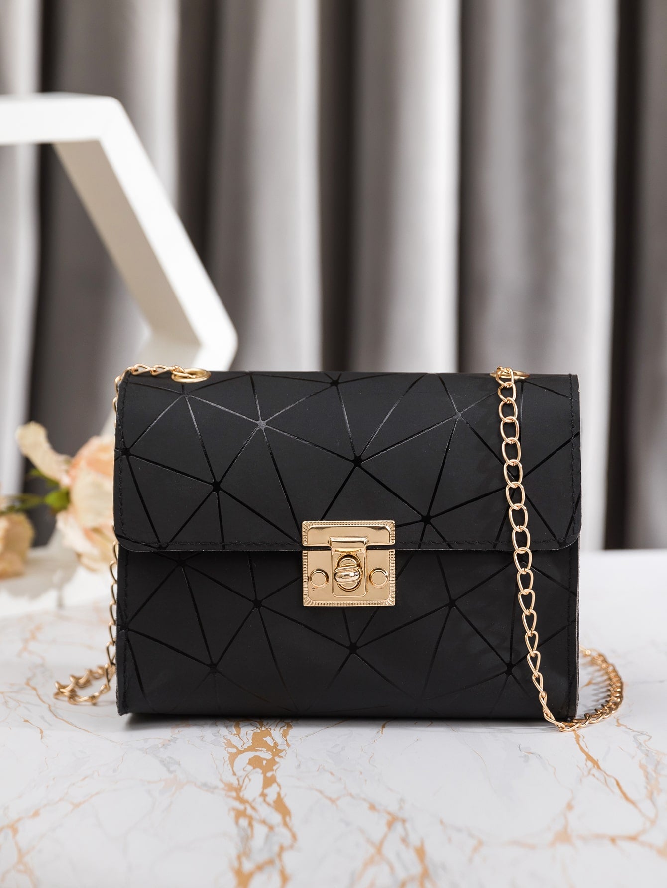 Mini Geometric Graphic Twist Lock Chain Square Bag